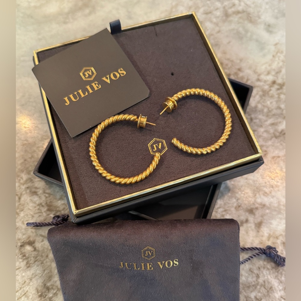 Jules Vos - Gold Nassau Hoop (Medium)